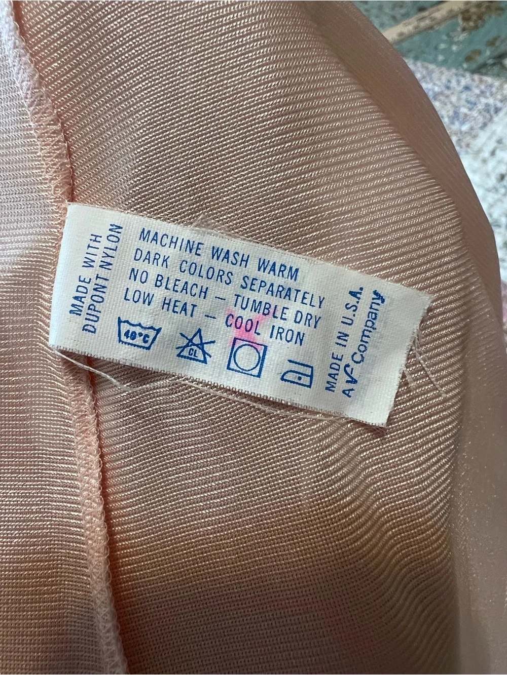 Vintage Vanity Fair Peach Pink Antron III Nylon Lace Half Slip Skirt Small USA